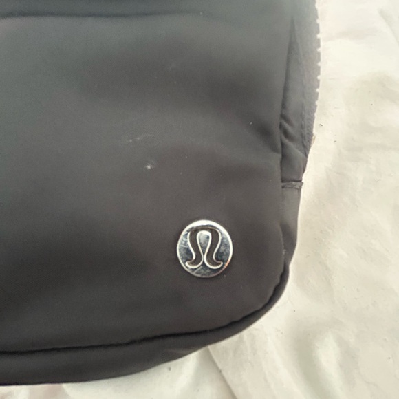 Lululemon Belt Bag 1L - Picture 2 of 5